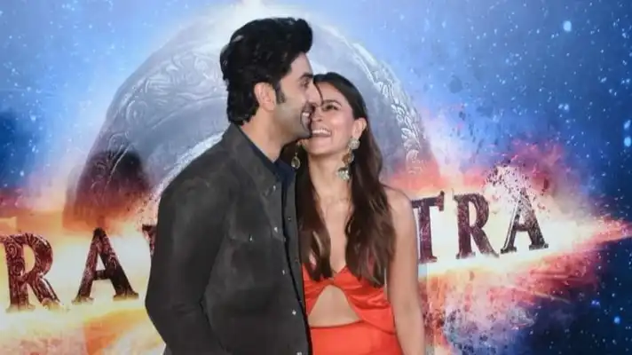 Alia Bhatt, Ranbir Kapoor to tie the knot in the second week of April? Here's why we are convinced the wedding is indeed happening