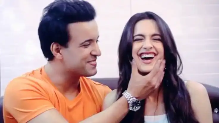 Aamir Ali and Sanjeeda Shaikh officially get divorced, latter gets daughter's custody?