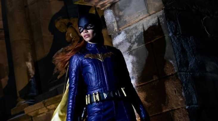 Batgirl director has the perfect response to people criticizing the new costume