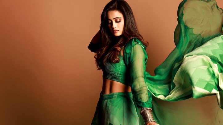 Shweta Tiwari gets real about her ripped abs turning heads: 'Don’t look like the way I am in those photos every day'