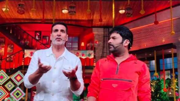 Akshay Kumar after making amends with Kapil Sharma ends up him calling 'Bewafa' on The Kapil Sharma Show stage