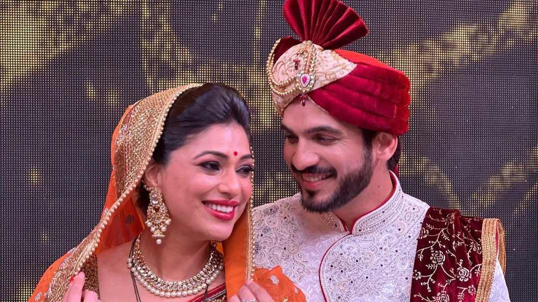 Arjun Bijlani shares clarification after his cryptic post ignites divorce rumors; says ‘this love is forever’