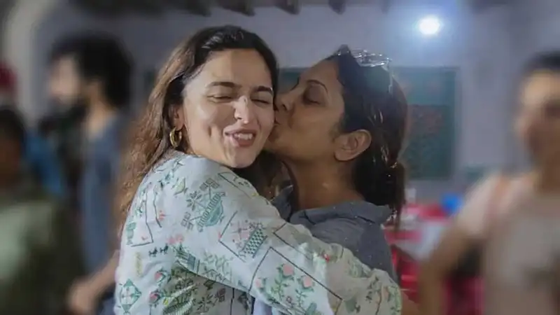 Exclusive- Shefali Shah calls Darlings co-star Alia Bhatt a ‘cracker’; lauds her performance in Gangubai Kathiawadi