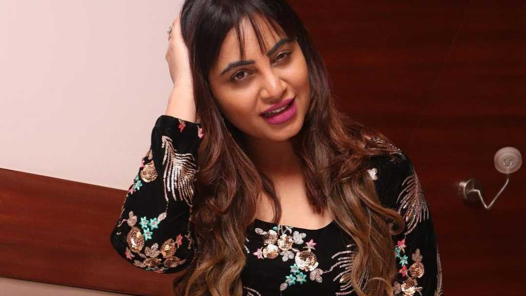 Arshi Khan reveals a casting director asked her to join actresses who flaunt their figures in front of the paparazzi: ‘It was shocking’