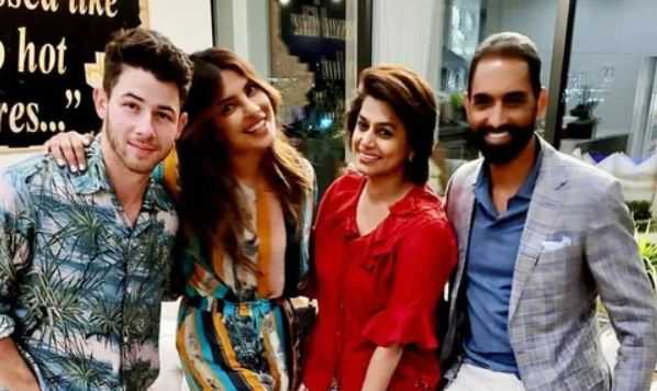 Priyanka Chopra, Nick Jonas pose with friends as they host dinner party at their Los Angeles home; See pics