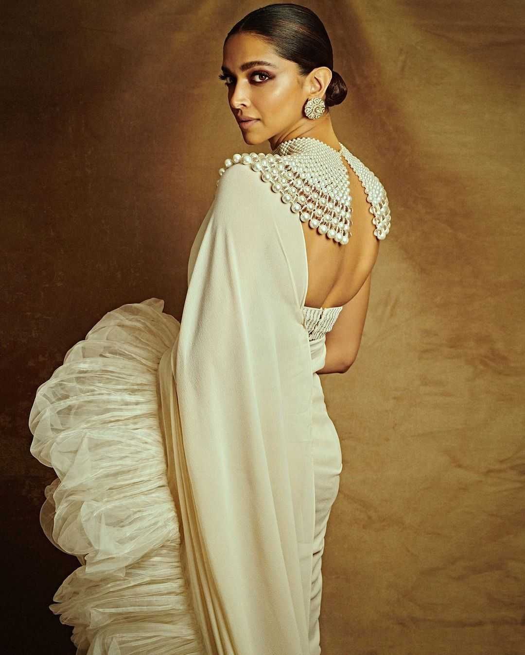 Deepika Padukone Looks Simply Gorgeous in a White Gown as She Poses  Alongside Rami Malek and Yasmine Sabri at Madrid's Cartier Event