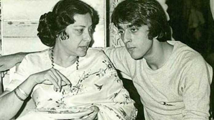 Sanjay Dutt remembers mom Nargis on her death anniversary, says, 'I wish my wife and kids would have met you'