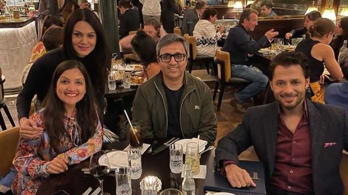 Shark Tank India fame Ashneer Grover and Anupam Mittal meet over dinner, fans ask 'who paid the bill'