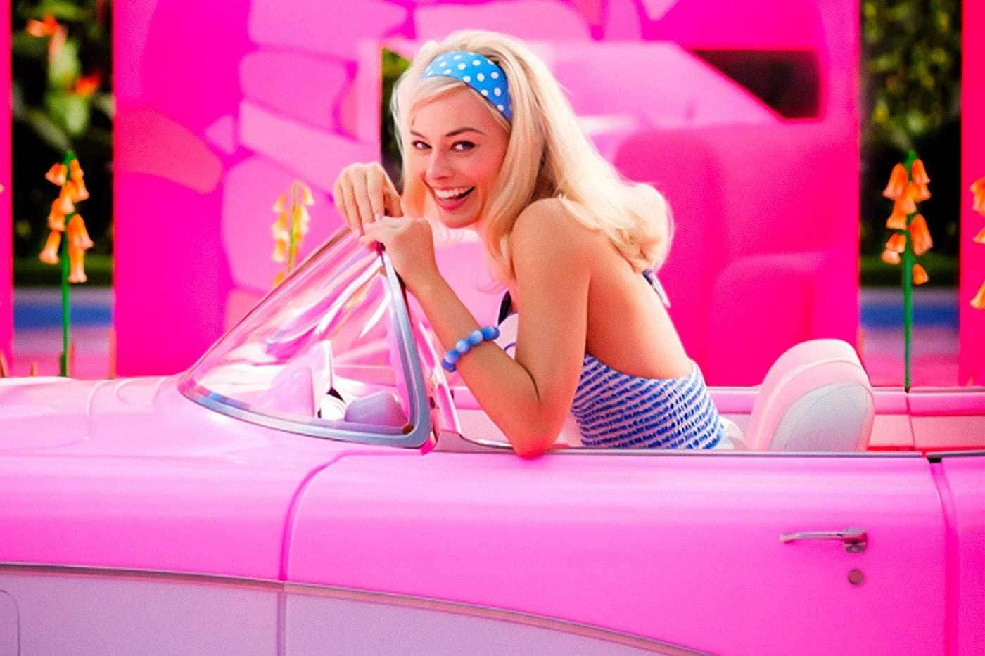 barbie-movie-new-bts-pics-give-us-a-look-at-margot-robbie-in-70s-pink