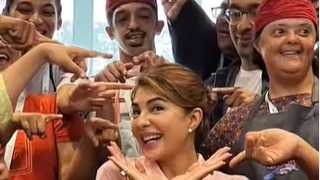Jacqueline Fernandez celebrates Autism Pride Day with autistic adults from the cafe Arpan