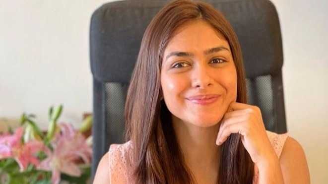 Jersey actor Mrunal Thakur breaks silence on her two degrees, says she ...