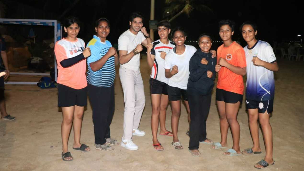Abhimanyu Dassani, a former nation handballer, spends an evening with the women's junior team before they head out for the world championship