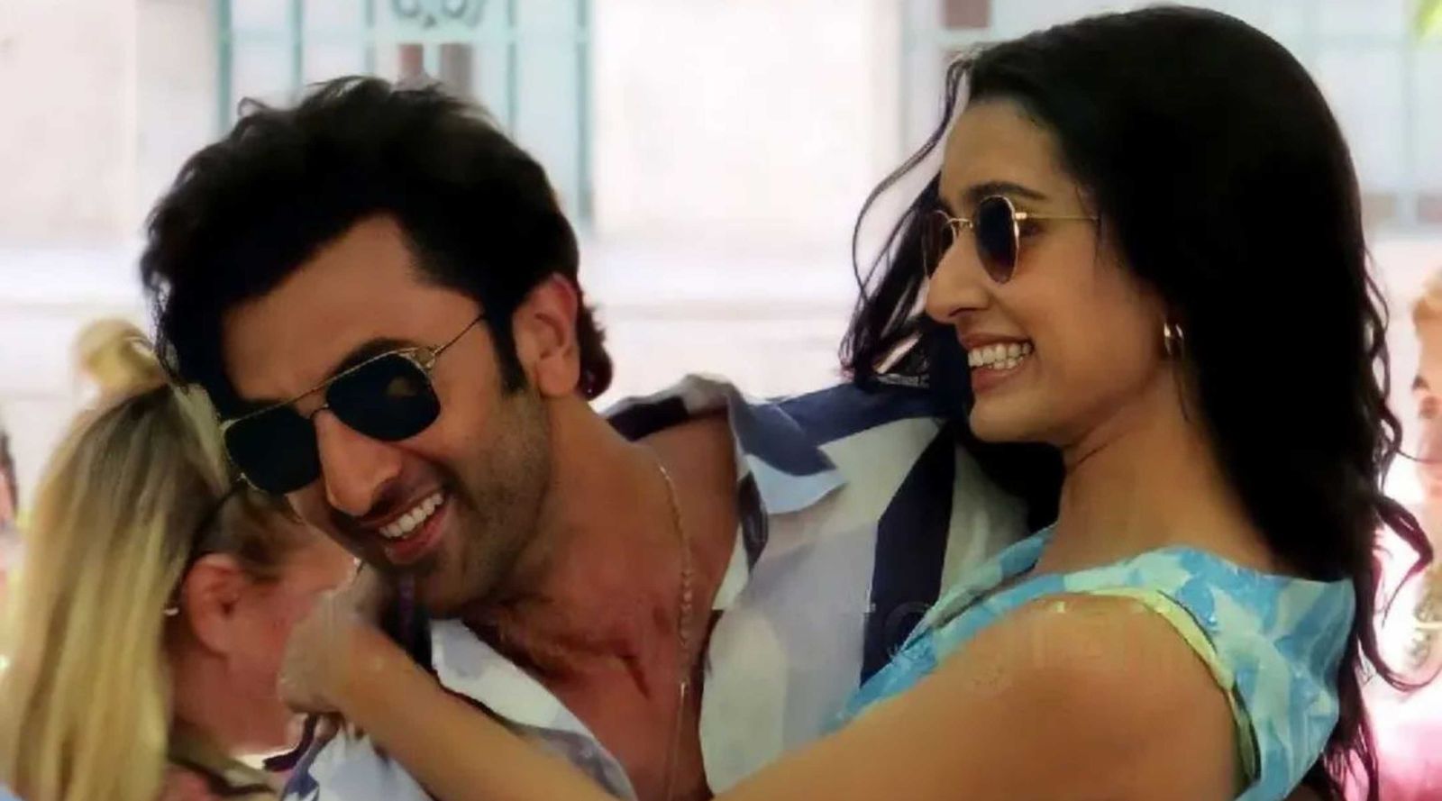 Ranbir Kapoor is all smiles as he picks up Shraddha Kapoor in his arms in a new leaked snap from Luv Ranjan’s next