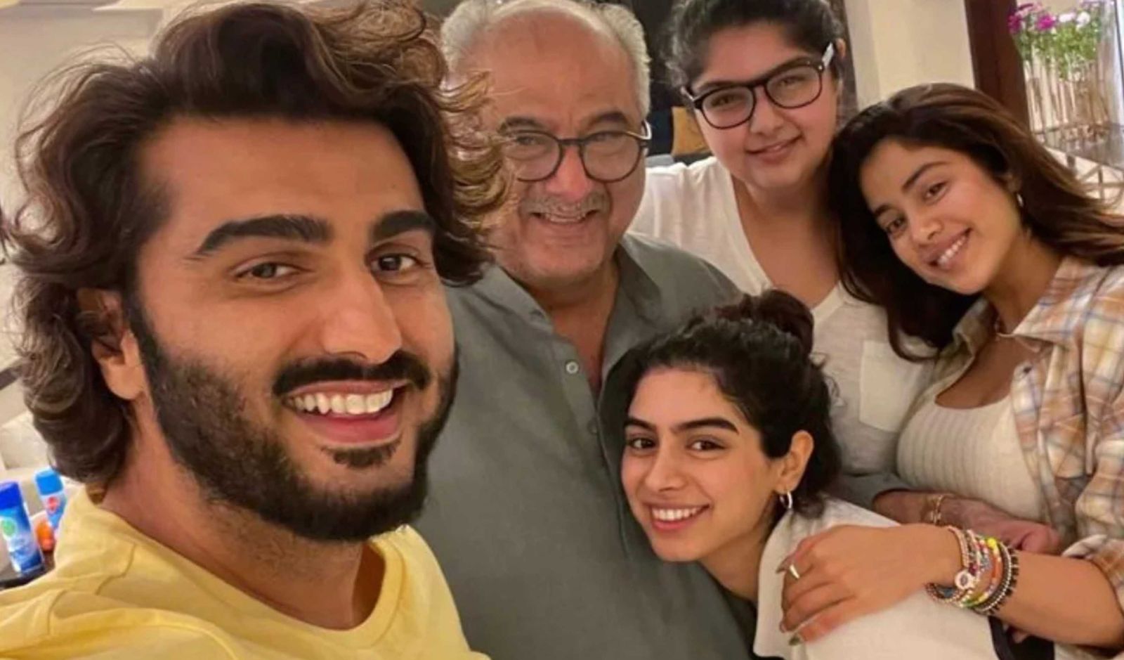 Janhvi Kapoor cracks a nepotism joke as she shares her desire to work with Arjun Kapoor, Khushi and Boney in a film
