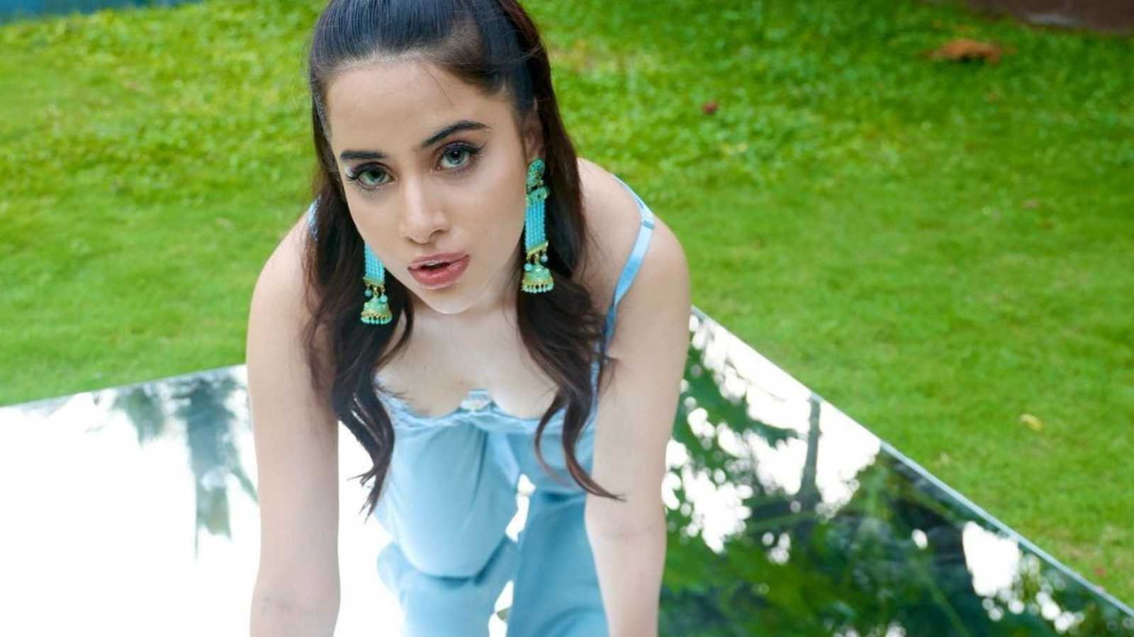 Urfi Javed wins with her candid response as a hater calling her a 'plastic doll': 'Honey, the only fake thing on my face is...'