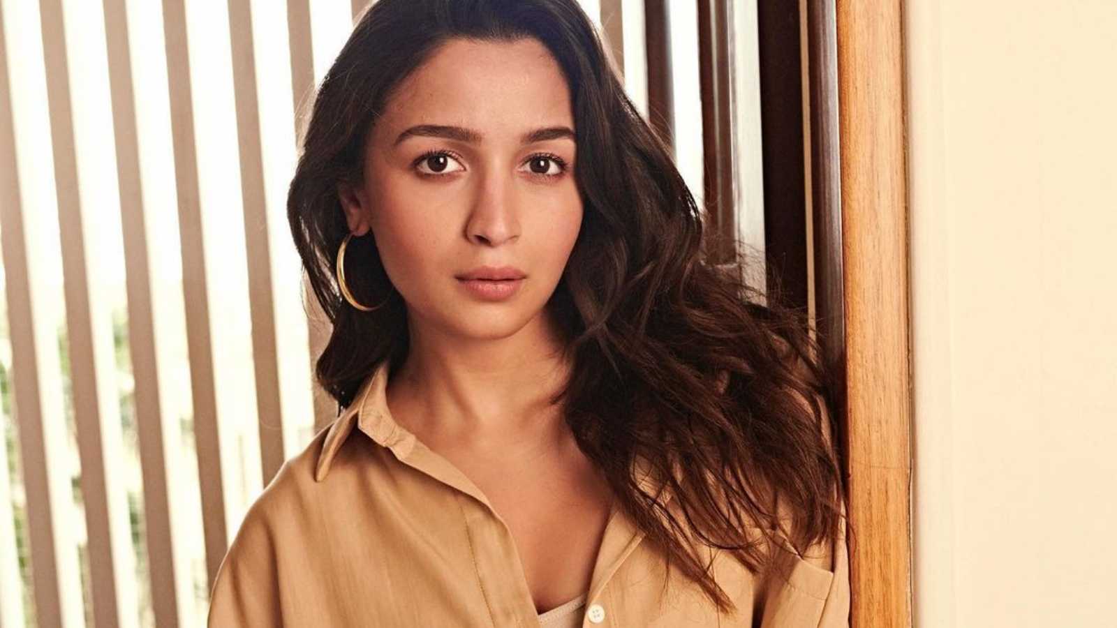 Pregnant Alia Bhatt celebrates getting into IIT, here's what happened when she finally got there