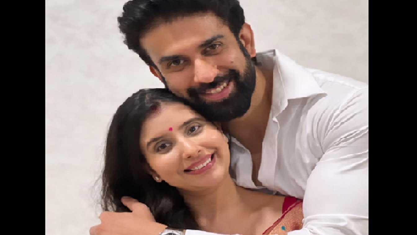 Is Sushmita Sen's brother Rajeev Sen back together with his wife Charu Asopa? His latest post has major hint