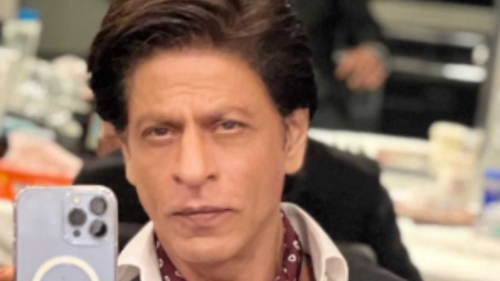 Shah Rukh Khan sets the dance floor on fire in THIS throwback video to Na Ja, fan says 'love to see him so happy'