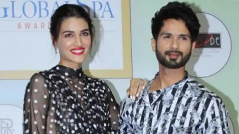 Shahid Kapoor to romance robot played by Kriti Sanon in Dinesh Vijan's romantic comedy