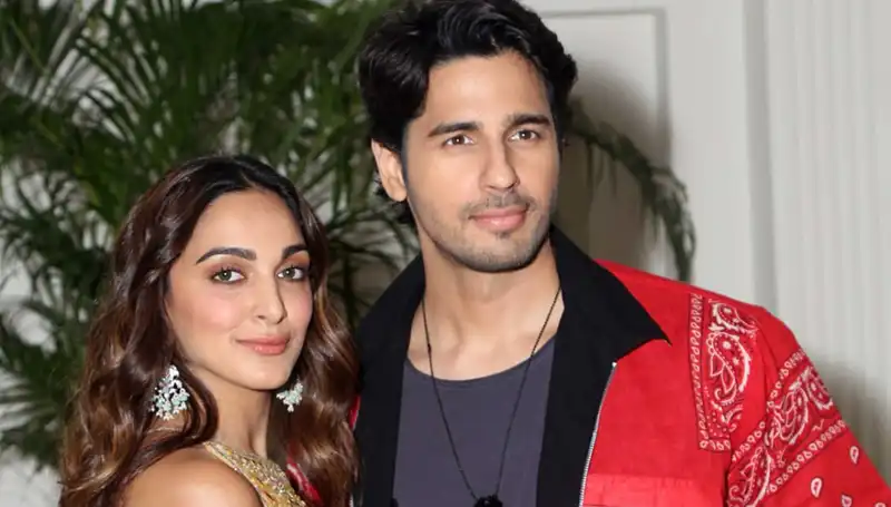 Sidharth Malhotra confirms he & Kiara Advani are in talks for a romantic film; has a hilarious wedding update