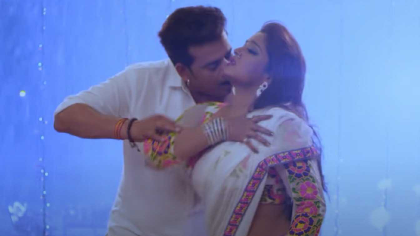 Ravi Kishan and Anjana Singh's hot romantic song Saiyan Dekhi Na Aise Nazar Se goes viral again