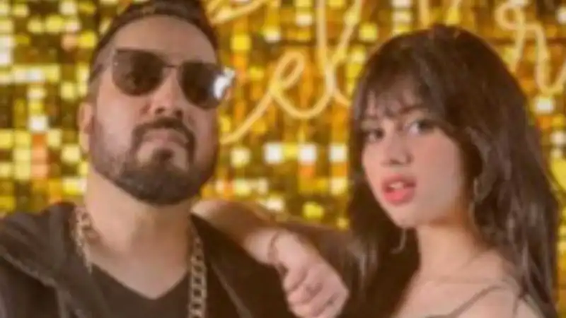 Riva Arora Mika Singh