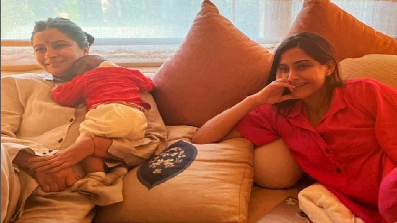New mommy Sonam Kapoor chills at home while maasi Rhea Kapoor takes up duty of Vayu, fans go 'aww'