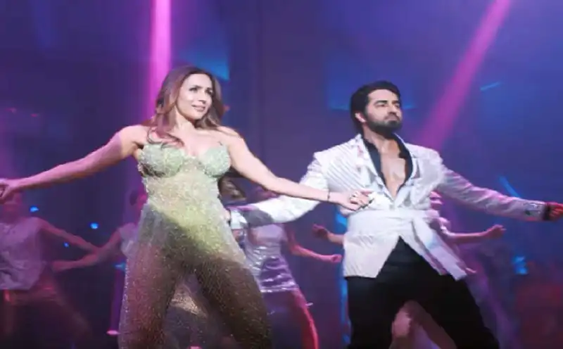 'Ek or gana barbaad': Ayushmann Khurrana and Malaika Arora recreate iconic song Aap Jaisa Koi in An Action Hero but fans aren't impressed