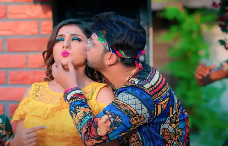 Neelkamal Singh and Shrishti Uttrakhandi raise temperature with sizzling chemistry in 'Tohar Chumma Ha Tonic' sung by Shilpi Raj