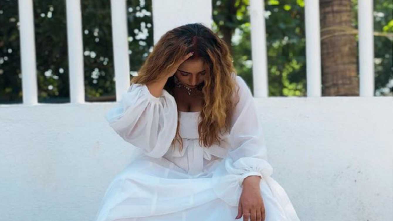'Looks like getting lice out of hair': Bhojpuri star Rani Chatterjee's latest photo in white dress invites hilarious reactions from netizens