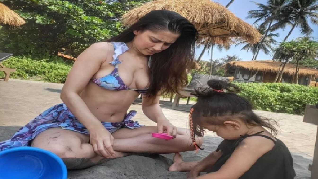 'Bache pe taras araha mujhe toh': Sanjeeda Shaikh's playtime with her daughter in a bikini top makes netizens furious