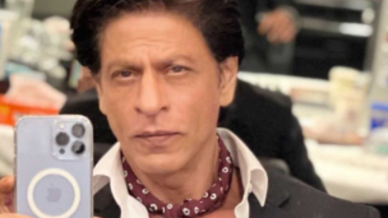 Shah Rukh Khan  detained