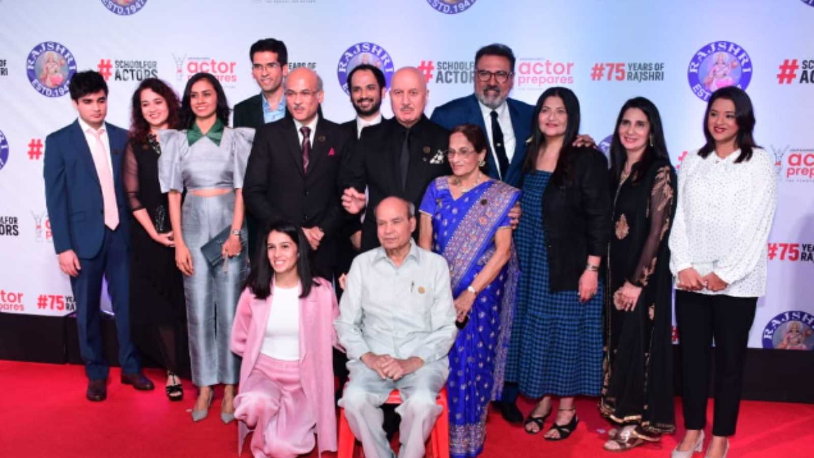 Salman Khan, Akshay Kumar, Shehnaaz Gill and others make Sooraj Barjatya's Uunchai screening a starry affair