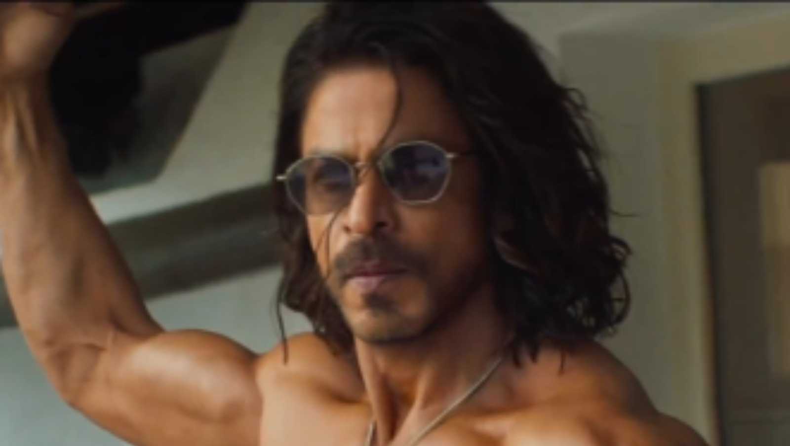 Pathaan Shah Rukh Khan's drool-worthy physique at 57 in Besharam Rang has left fans in a daze