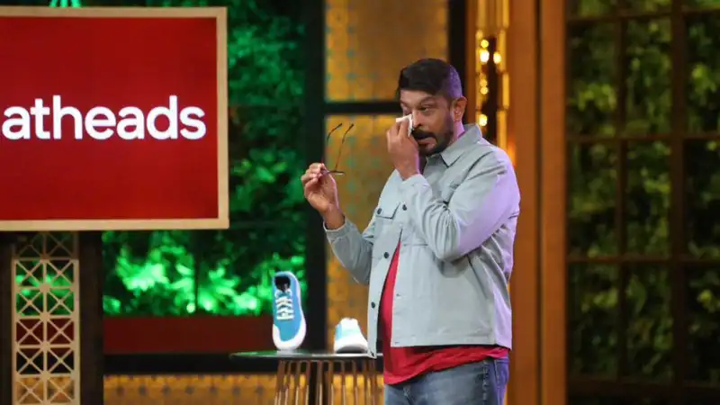 Shark Tank India 2: Ganesh Balakrishnan's emotional pitch leads Flatheads shoes to sell out in India despite no investment, pens note in gratitude