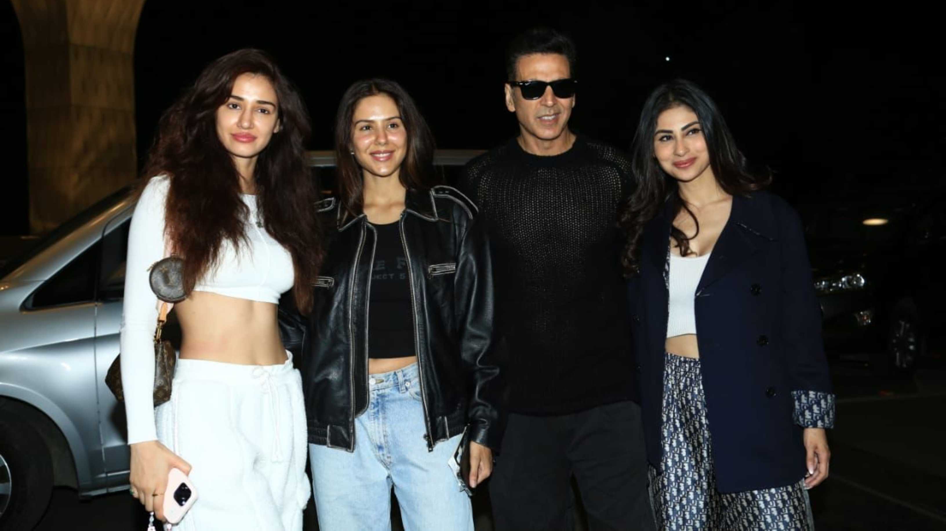 Akshay Kumar, Sonam Bajwa, Disha Patani and Mouni Roy are all smiles as they jet off for The Entertainers tour