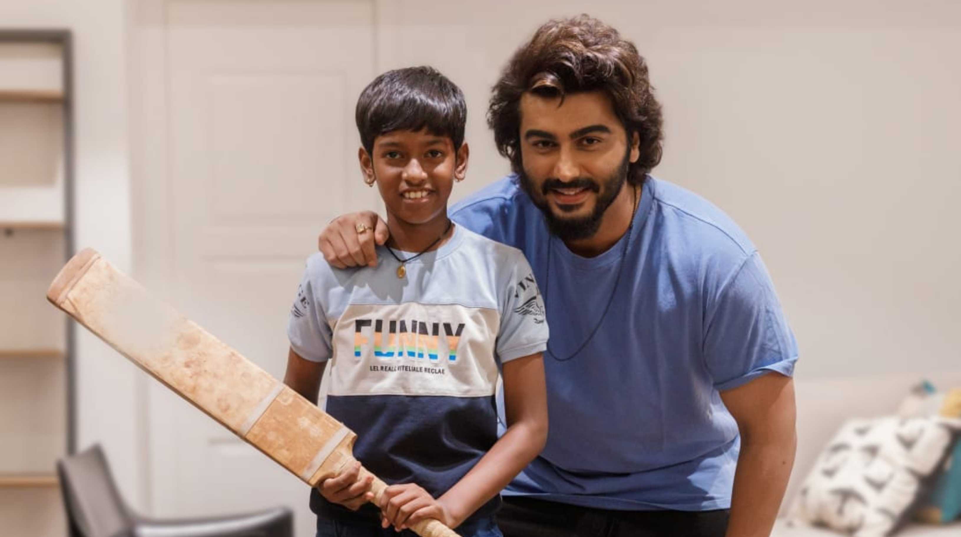 Arjun Kapoor sponsors a promising girl cricketer’s dream of playing for India; his gesture will touch your heart