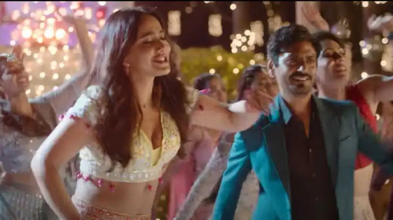 Jogira Sara Ra Ra: Nawazuddin Siddiqui grooves with Neha Sharma in a new wedding song Torture, netizens react