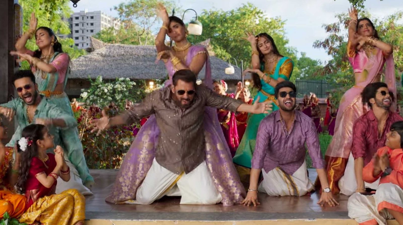 Kisi Ka Bhai Kisi Ki Jaan song Lets Dance Chotu Motu: Salman’s rhymes, Pooja’s energy & Honey Singh’s rap are a vibe