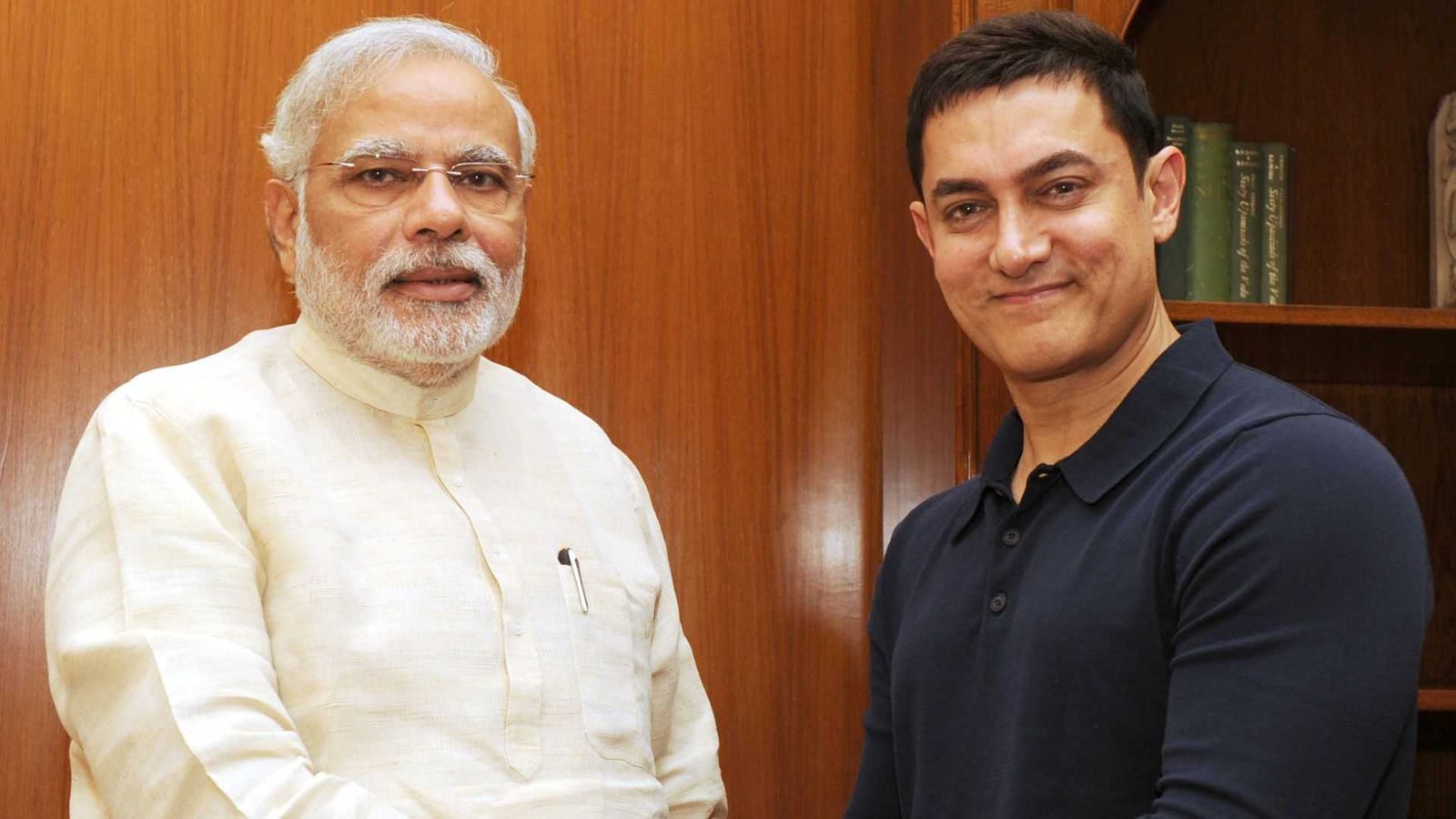 पीएम मोदी के 'मन की बात' कॉनक्लेव में शामिल हुए आमिर खान, ये सेलेब्स भी हुए शामिल