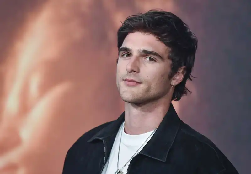 "From high school villain to King of Rock ‘n’ Roll: Jacob Elordi steps into Elvis' shoes in Sofia Coppola's Priscilla"
