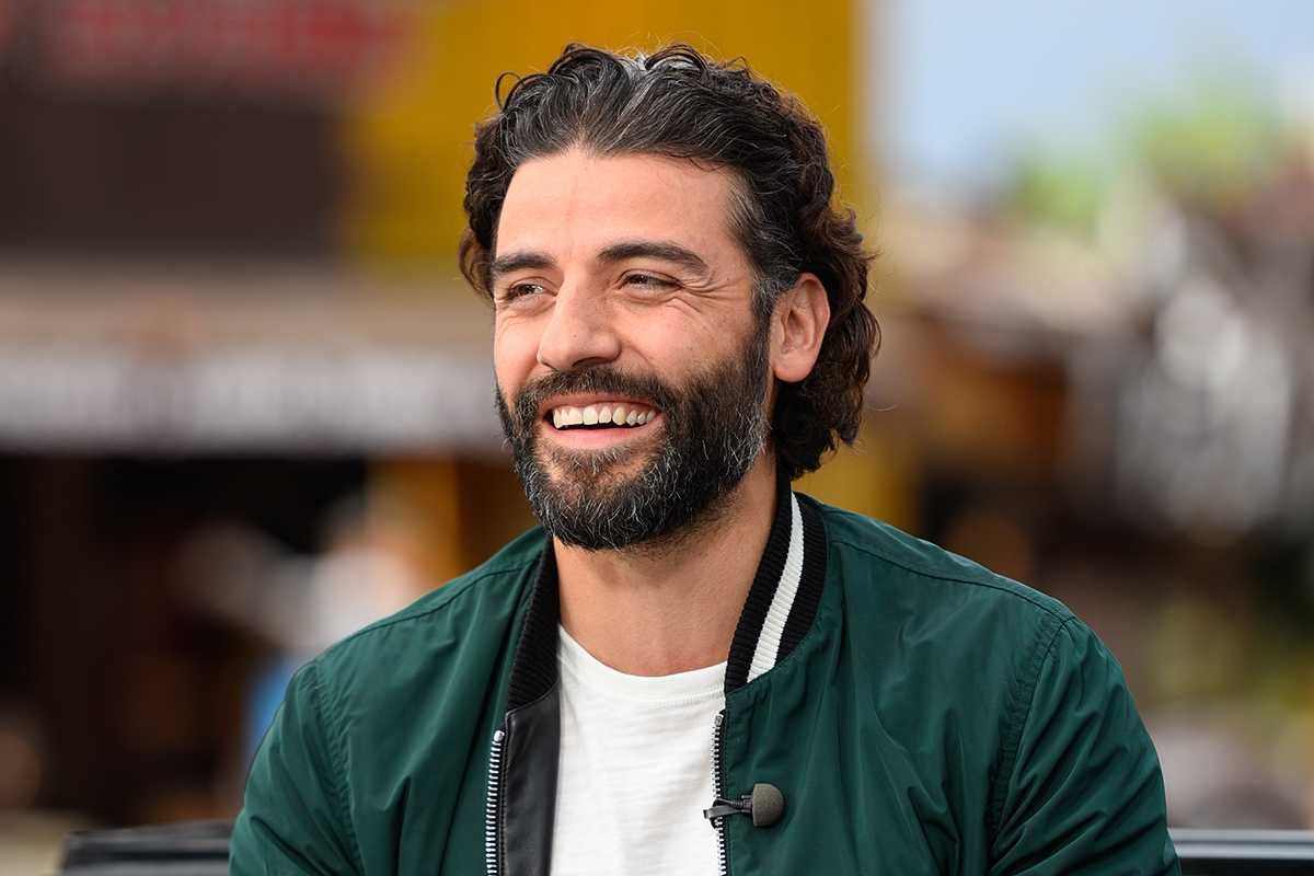 Oscar Isaac envisions Pedro Pascal in next Spider-Verse film: 'He should be a cranky, old spider-person'