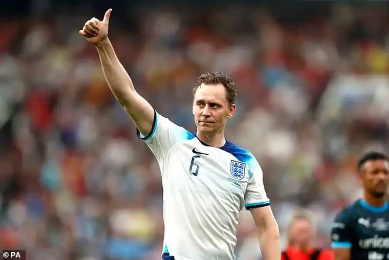 Tom Hiddleston Kicks it with Fans: A Heartwarming Soccer Aid Appearance for a Noble Cause