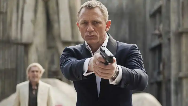 <p>Daniel Craig (Source: British GQ)</p>