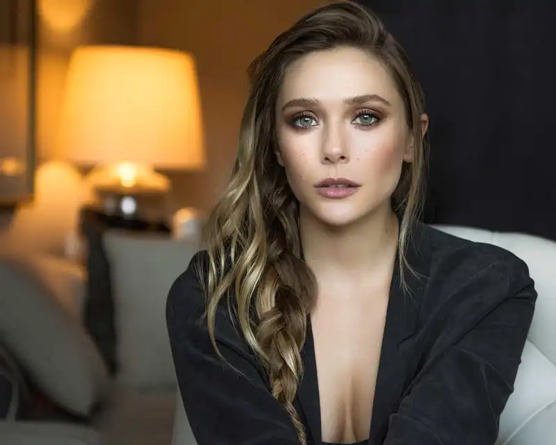 <p>Elizabeth Olsen (Source: JoBlo)</p>