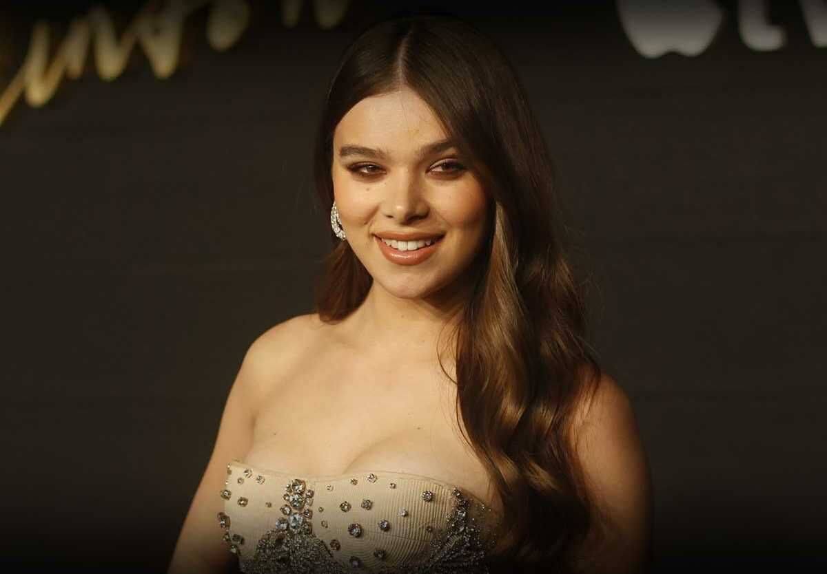 Josh Allen, Hailee Steinfeld Look Smitten On Romantic Dinner Date In Mexico