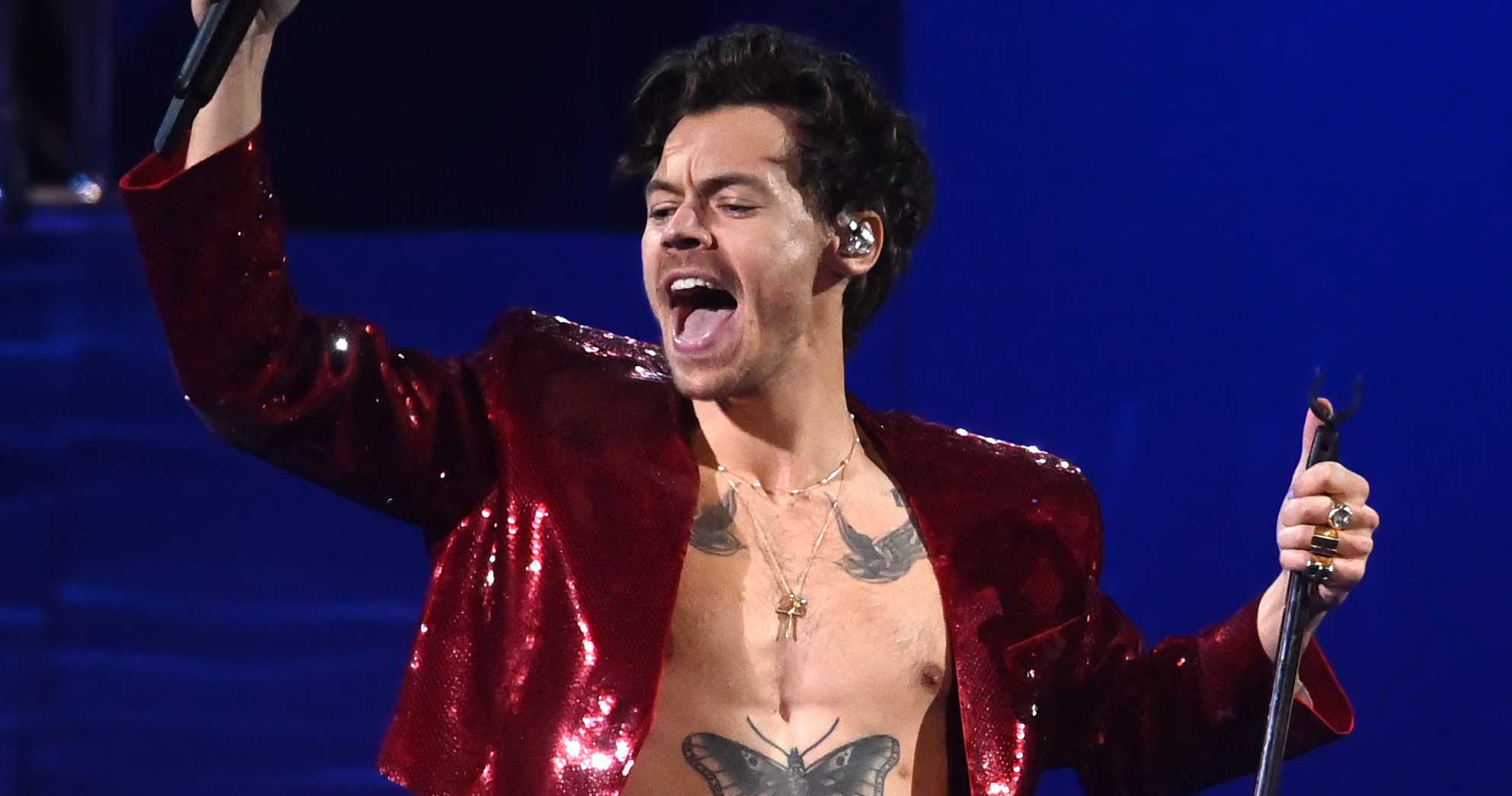 Twitter Is abuzz with speculation about Harry Styles possibly shaving his head as a reaction to Taylor Swift's lyrics