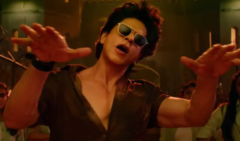 Jawan song Zinda Banda: Shah Rukh sets the floor on fire with his magnetic aura & moves, refreshing our Monday mood