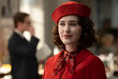 Rachel Brosnahan's journey through stand-up in 'The Marvelous Mrs. Maisel': 'Some giant curveball'