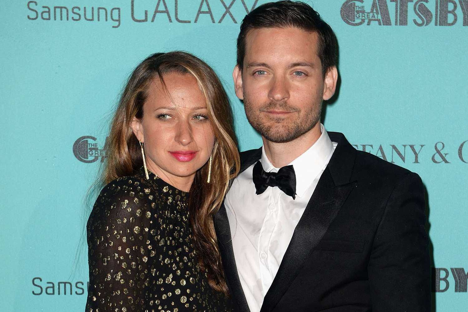 <p>Jennifer Meyer and Tobey Maguire (Source: People)</p>